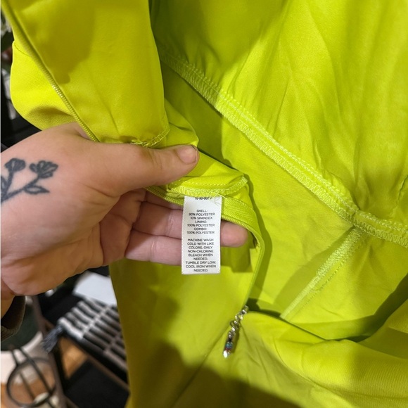 Johnny wujek Green Off-Shoulder Ruffled Slit Prom Dress size 5 - Picture 12 of 12